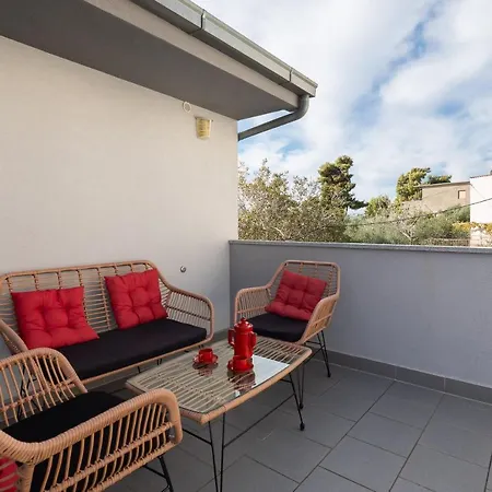 Prestige * Jesenice (Split-Dalmatia)