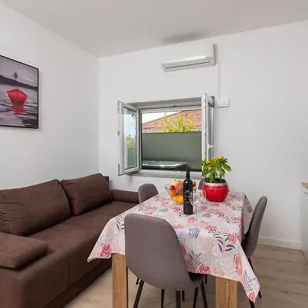Apartman Prestige Jesenice (Split-Dalmatia)