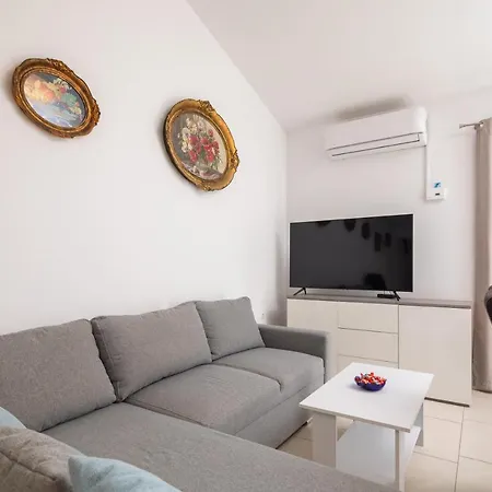 Apartment Prestige Jesenice (Split-Dalmatia)