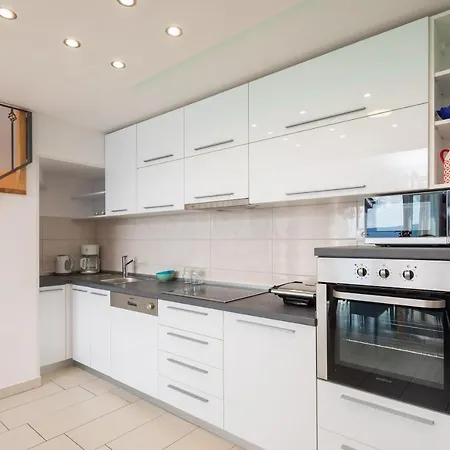 Prestige * Jesenice (Split-Dalmatia)