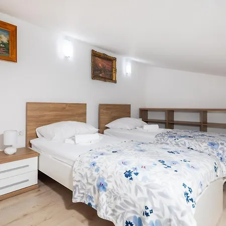Prestige Apartmán Jesenice (Split-Dalmatia)
