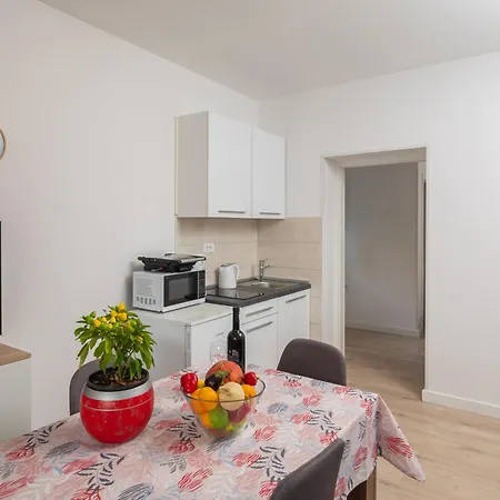 Prestige Apartmán Jesenice (Split-Dalmatia)