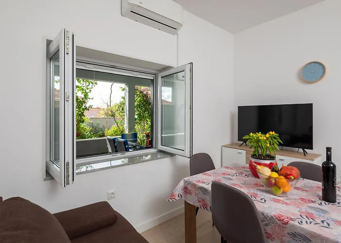 Prestige * Jesenice (Split-Dalmatia)