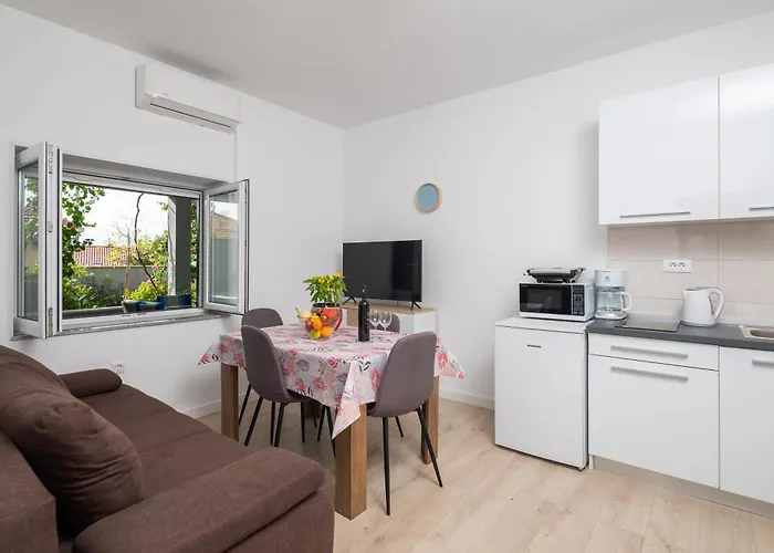 Prestige * Jesenice (Split-Dalmatia)